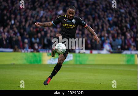 Birmingham, Großbritannien. März 2020. Raheem Sterling of Man City beim Carabao-Cup-Endspiel zwischen Aston Villa und Manchester City im Wembley-Stadion, London, England am 1. März 2020. Foto von Andy Rowland. Kredit: Prime Media Images/Alamy Live News Stockfoto