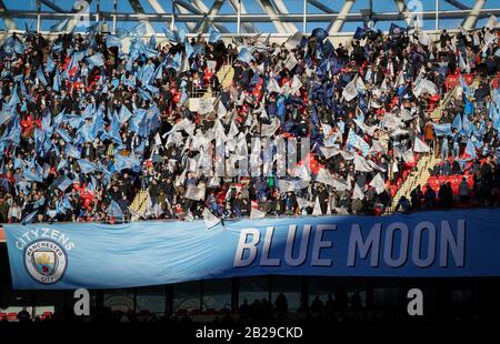 Birmingham, Großbritannien. März 2020. Man City Supporters während des Carabao-Cup-Endspiels zwischen Aston Villa und Manchester City im Wembley-Stadion, London, England am 1. März 2020. Foto von Andy Rowland. Kredit: Prime Media Images/Alamy Live News Stockfoto