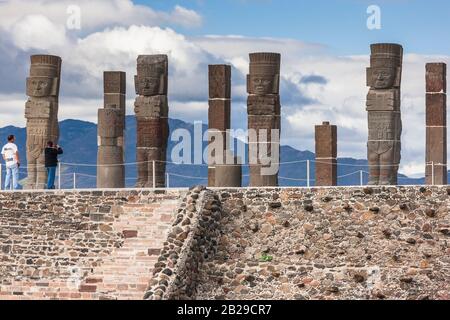 Steinfiguren der Tolteken Krieger, Pyramide von Quetzalcoatl, archäologische Stätte Tula, Bundesstaat Hidalgo, Mexiko, Mittelamerika Stockfoto