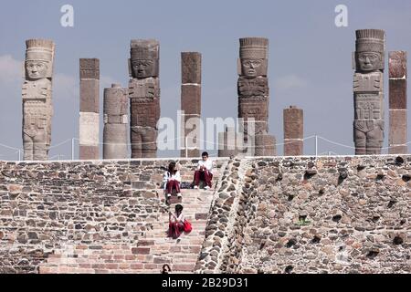 Steinfiguren der Tolteken Krieger, Pyramide von Quetzalcoatl, archäologische Stätte Tula, Bundesstaat Hidalgo, Mexiko, Mittelamerika Stockfoto