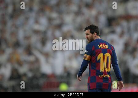 Madrid, Spanien. März 2020. Madrid, Spanien; 01.03.2020.- Real Madrid vs. Barcelona Fußball zu La Liga Spanien Spiel 26 im Santiago Bernabeu Stadion in Madrid. Leo Messi Barcelona Spieler Endstand 2:0 Sieger Real Madrid Vinicius Jr. und Mariano Tore Credit: Juan Carlos Rojas/Picture Alliance weltweite Nutzung / dpa / Alamy Live News Stockfoto