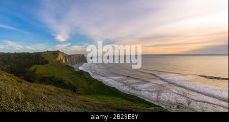 Schöner Blick auf Dunraven Bay Sonnenuntergang united Kingdom Stockfoto