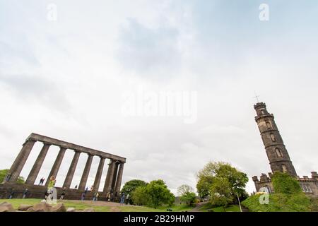 Calton Hill in Edinburgh, wo Sie einen spektakulären Blick im Herzen des Stadtzentrums, nahe dem östlichen Ende der Princes Street, Schottland, genießen können Stockfoto