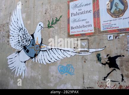 Banksy-Kunstwerk an der Trennwand in Bethlehem, Palästina Stockfoto