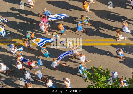 Montevideaner, URUGUAY, MÄRZ - 2020 - Zuschauer Im Luftbild bei Celebration Act Annahme von Lacalle Pou Herrera als neuen präsidenten der uruguayischen republik Stockfoto