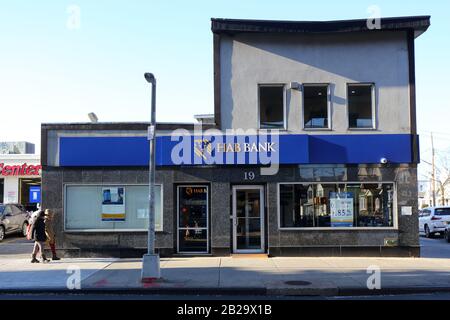 HAB Bank (Habib American Bank), 112-17 Liberty Ave, Queens, New York. NYC-Schaufensterfoto einer Gemeinschaftsbank in Richmond Hill. Stockfoto