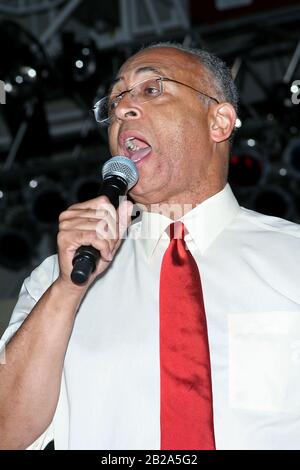 Coney Island, NY, USA. August 2009. New York City Comptroller, William C. Thompson, Jr. bei der 31. Jährlichen Seaside Summer Concert Series im Asser Levy Park. Kredit: Steve Mack/Alamy Stockfoto