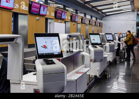 Modernste Check-In-Schalter für Turkish Airlines, Istanbul International Airport, Türkei Stockfoto