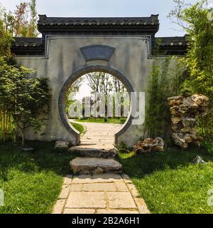 Traditioneller chinesischer Stadtgartenpark in Peking. Stockfoto