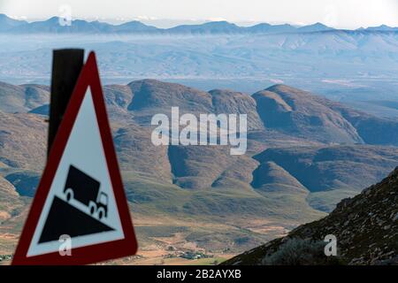 Absteigend vom Swartberg Pass zur Little Karoo Western Cape Province, Südafrika Stockfoto