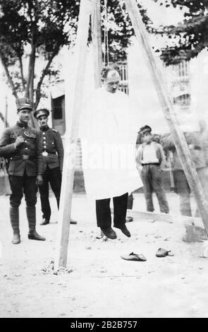 Einer der Anführer eines gescheiterten Angriffs gegen Mustafa Kemal Atatürk, Shuabri bei, wird öffentlich zur Abschreckung hingerichtet. Stockfoto