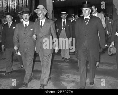 Auf der Dreierkonferenz in Paris wird unter anderem über die angespannte Situation in Ostafrika diskutiert, für die die italienische Delegation mit dem Baron Aloisi (Frontzentrum) anwesend sein wird. Stockfoto