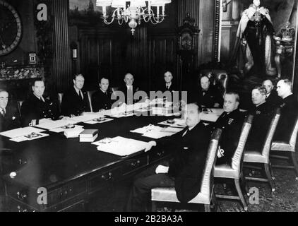 Das Foto wurde während einer Sitzung des Grand Council der Admiralität in London gemacht. Die Admiralität war bis 1964 für die Royal Navy zuständig. Stockfoto