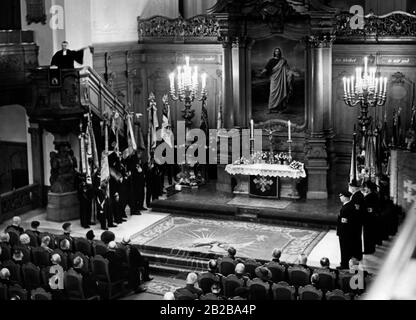 Tannenberg Gedenkfeier der Vereine des Ostpreussischen Regiments in der alten Garnisonkirche in Berlin. (Undatiertes Bild) Stockfoto