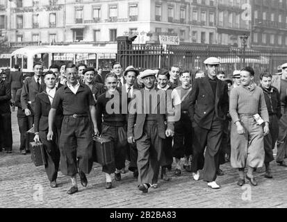 Reservisten kommen am Gare de l'EST in Paris an. Französische Soldaten werden im zuge der Sudetenkrise 1938 mobilisiert. Stockfoto