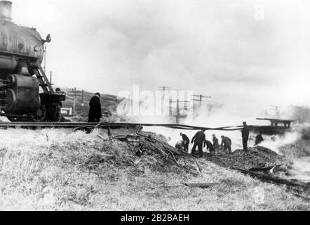 Bauern-Elend: Bauern zerstören Spuren, um die Versorgung der Städte mit Lebensmitteln zu stoppen. Stockfoto