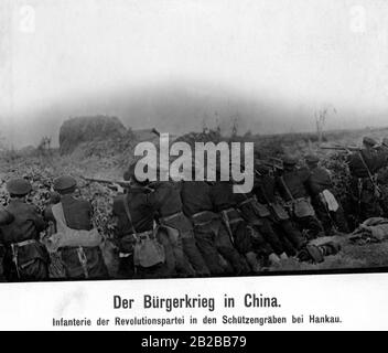 Revolutionäre Truppen im Graben bei Hankau am 11. Dezember 1911 während der chinesischen Revolution. Stockfoto