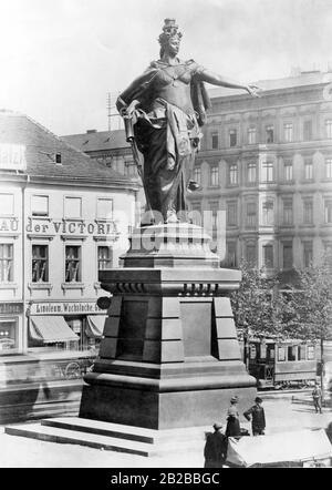 Berolina-Statue am Alexanderplatz in Berlin. Stockfoto