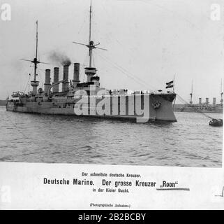 Der große Kreuzergeschwader der Kaiserlichen Marine 'SMS Roon' in der Kieler Bucht. Sie wurde nach dem preussischen Feldmarschall Albrecht von Roon benannt und im ersten Weltkrieg eingesetzt. Stockfoto