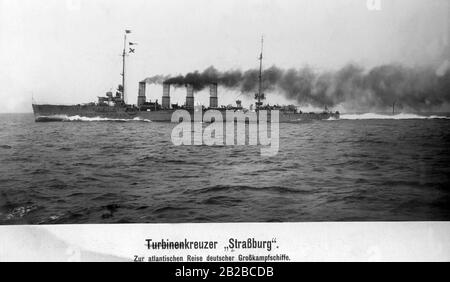 Das Foto zeigt den deutschen Turbinenkreuzer "Strassburg". Sie ist ein leichter Kreuzungskreuzer der Kaiserlich Deutschen Marine der Magdburg-Klasse. Stockfoto