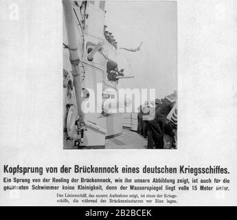 Ein Mann springt vom ca. 15 Meter hohen Brückenflügel eines deutschen Linienschiffes, der beim Brückeneinsturz vor Binz lag, ins Meer. Stockfoto