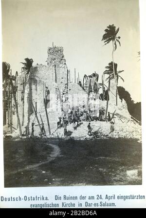 Die Ruinen der eingestürzten evangelischen Kirche in Daressalam im ehemaligen deutschen Ostafrika. Das Foto ist undatiert. Stockfoto