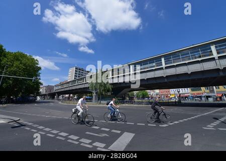 U-Bahnhof, Kottbusser Tor, Kreuzberg, Berlin, Deutschland Stockfoto