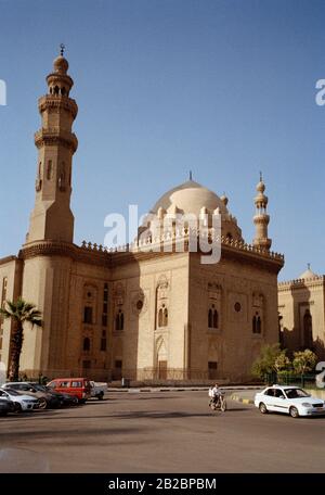 Reisefotografien - Moschee und Madrassa von Sultan Hassan im islamischen Kairo in der Stadt Kairo in Ägypten im Nahen Osten Nordafrikas Stockfoto
