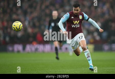 Aston Villa Trezeguet während der Premier League Match in der Villa Park, Birmingham. Stockfoto