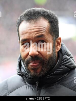 Hamburg, Deutschland. März 2020. Trainer Daniel Thioune (OS), Porträt, Kopf, Fußball 2.Bundesliga, 24.Spieltag, Matchday24, FC St. Pauli Hamburg Hamburg (Pauli) - VfL Osnabrück (OS) 3:1, am 01.03.2020 in Hamburg/Deutschland. DFL-VORSCHRIFTEN PROHIBT JEDE VERWENDUNG VON FOTOS ALS BILDSEQUENZEN UND/ODER QUASI-VIDEO. Weltweite Nutzung Credit: Dpa/Alamy Live News â Stockfoto