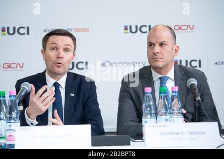 Berlin, Deutschland. März 2020. Radsport/Rennstrecke: Weltmeisterschaft, Pressekonferenz der Internationalen Radfahrergewerkschaft (U): Andrew Georgiou (R), Präsident von Eurosport Events, sitzt neben David Lappartient, Präsident der Internationalen Radsportunion (Union Cycliste Internationale - IC). Credit: Sebastian Gollnow / dpa / Alamy Live News Stockfoto