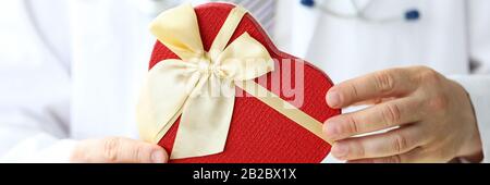 Person in medizinischen Bräutigam Stockfoto