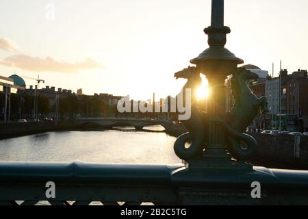 Blick entlang der Kais in Stadt Dublin, Irland Stockfoto