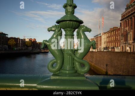 Blick entlang der Kais in Stadt Dublin, Irland Stockfoto