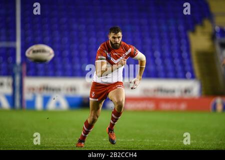 Februar 2020, Halliwell Jones Stadium, Warrington, England; Betfred Super League, Toronto Wolfpack gegen Saint Helens: Alex Walmsley (8) von St Helens im Einsatz während des Spiels Stockfoto