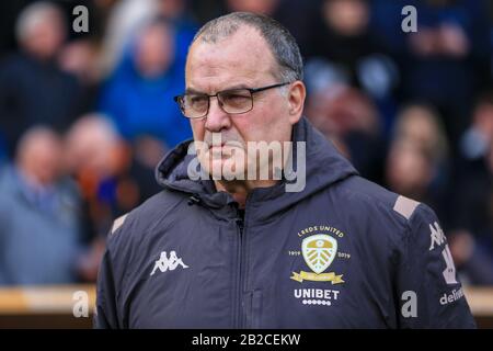 Februar 2020, KCOM Stadium, Hull, England; Sky Bet Championship, Hull City gegen Leeds United: Marcelo Bielsa Manager von Leeds United Stockfoto