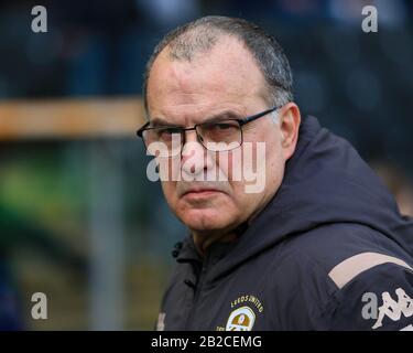 Februar 2020, KCOM Stadium, Hull, England; Sky Bet Championship, Hull City gegen Leeds United: Marcelo Bielsa Manager von Leeds United Stockfoto