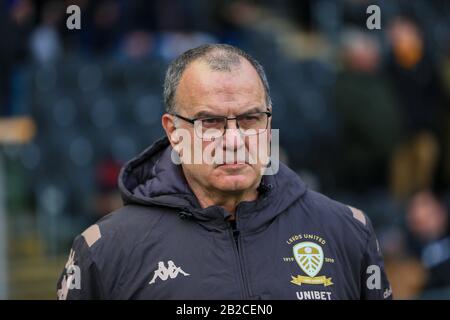 Februar 2020, KCOM Stadium, Hull, England; Sky Bet Championship, Hull City gegen Leeds United: Marcelo Bielsa Manager von Leeds United Stockfoto