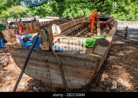 Dhow Gebäude in einem lokalen Hof in Sansibar City und Stone Town, der Hauptstadt auf der Insel Sansibar in Tansania Stockfoto