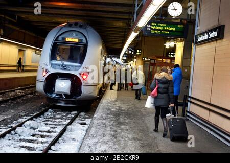 Zug, von SJ, Schwedische Staatseisenbahnen, in Stockholm Central.Foto Jeppe Gustafsson Stockfoto