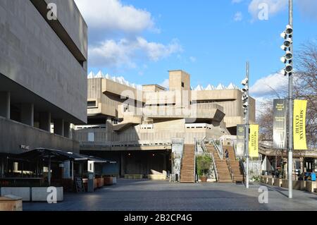 Außenansicht der Hayward Gallery im South Bank Center bei Waterloo London England UK Stockfoto