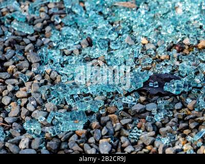 Zerbrochenes Autofenster zerbrochenes Glas Stockfoto