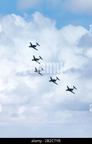 Royal Air Force Parade zum Geburtstag der Königin im Battersea Park in London, England. Die Formation setzt sich aus fünf Hawker Siddeley zusammen. Stockfoto