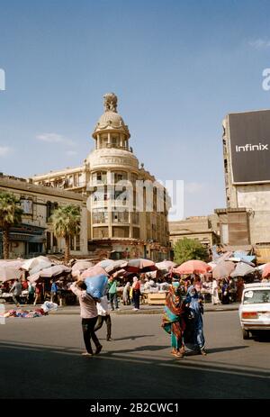 Reisefotografien - ehemaliges ermüdend-Kaufhaus am Midan Ataba Square in der Innenstadt von Kairo in Ägypten im Nahen Osten in Nordafrika Stockfoto