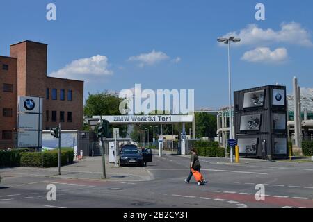 BMW, Am Juliusturm, in Berlin-Berlin, Deutschland Stockfoto