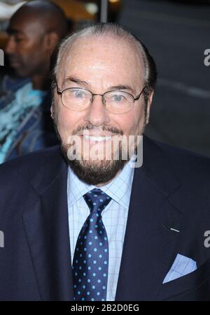 ***DATEIFOTO*** James Lipton Ist Vergangen. James Lipton in Der Cinema Society und Noilly Prat Screening von "Cheri" im Directors Guild of America Theatre in New York City. Juni 2009 Kredit: Dennis Van Tine/MediaPunch Stockfoto