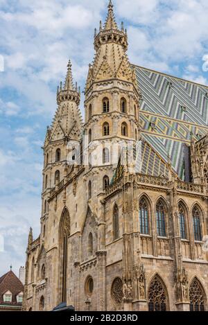 Der Stephansdom (häufiger als:Stephansdom bezeichnet) ist die Mutterkirche der Römisch-katholischen Erzdiözese Wien und Sitz des Bogens Stockfoto