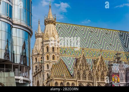 Der Stephansdom (häufiger als:Stephansdom bezeichnet) ist die Mutterkirche der Römisch-katholischen Erzdiözese Wien und Sitz des Bogens Stockfoto