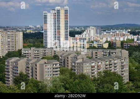 Hochhaeuser, Fritz-Erler-Allee, Gropiusstadt, Neukölln, Berlin, Deutschland Stockfoto