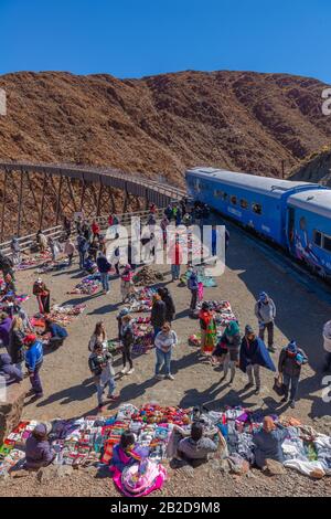 Markt am 'Viaducto La Polvorilla', 4200m als, Endstation der 'Tren a las Nubes', Provinz Salta, Anden, NW Argentinien, Lateinamerika Stockfoto